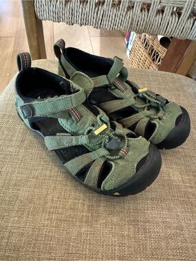Keen Seacamp Newport Waterproof Green Outdoor Sandals Kid Sz 13